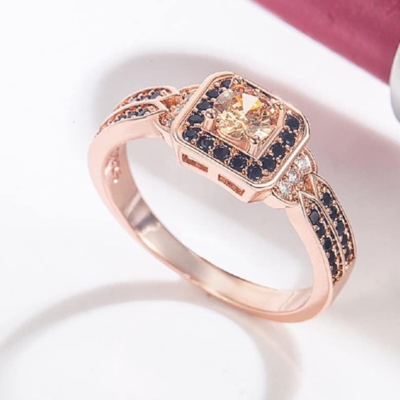 14k Champagne Black and Vanilla Diamonds Ring - Picture 4 of 5